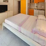 Lovely Home In Razanj Ferienhaus