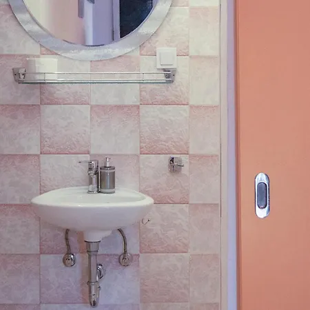 Stunning In Prázdninový dům Ražanj