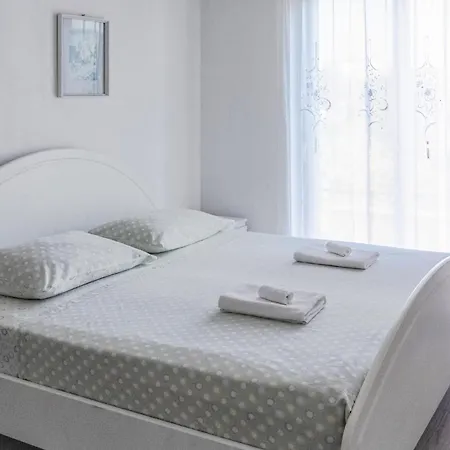 Vakantiehuis Lovely In