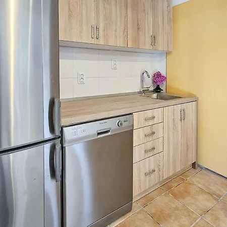 Prázdninový dům Stunning In Ražanj