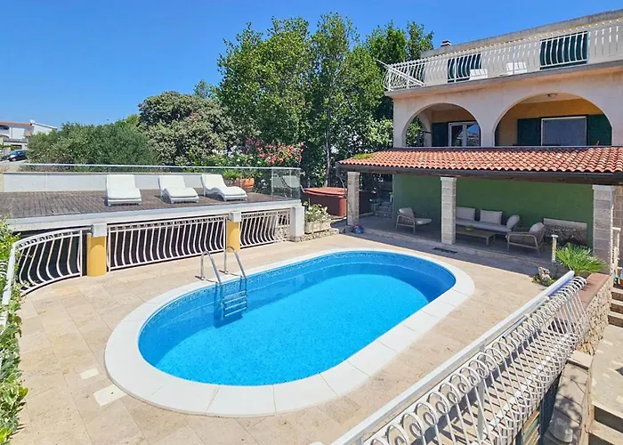 Stunning In Vakantiehuis Ražanj