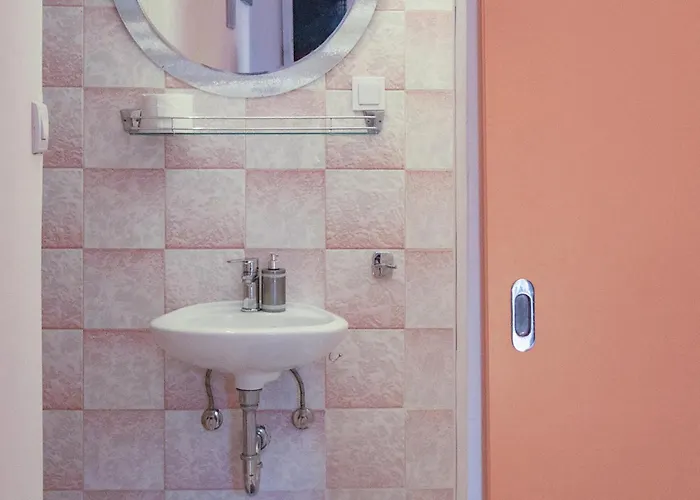 Stunning In Vakantiehuis Ražanj