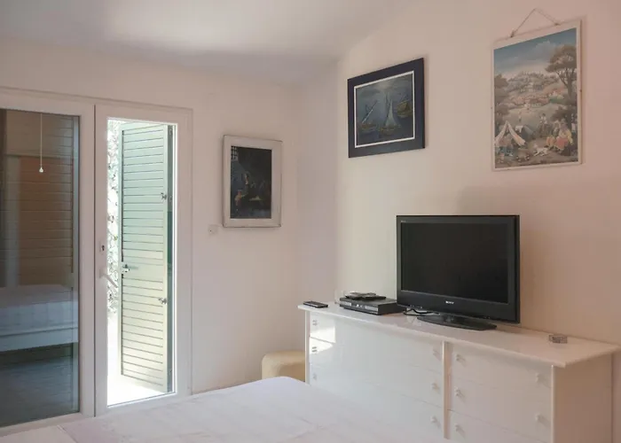 Vakantiehuis Stunning In Ražanj